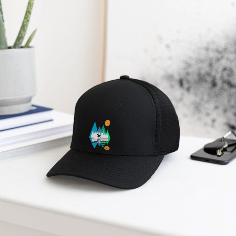 GEOMETRIC MOUNTAIN HORSE